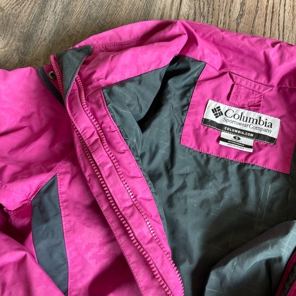 Columbia Women’s Pink outer jacket shell, size medium - Picture 11 of 14